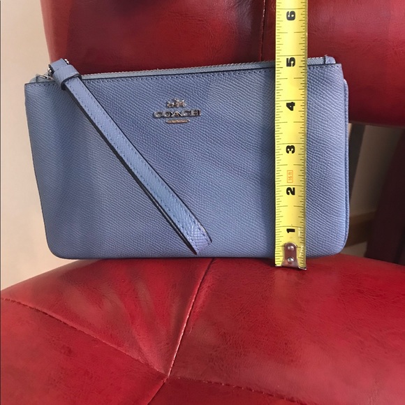 Small Coach wristlet - Picture 4 of 5